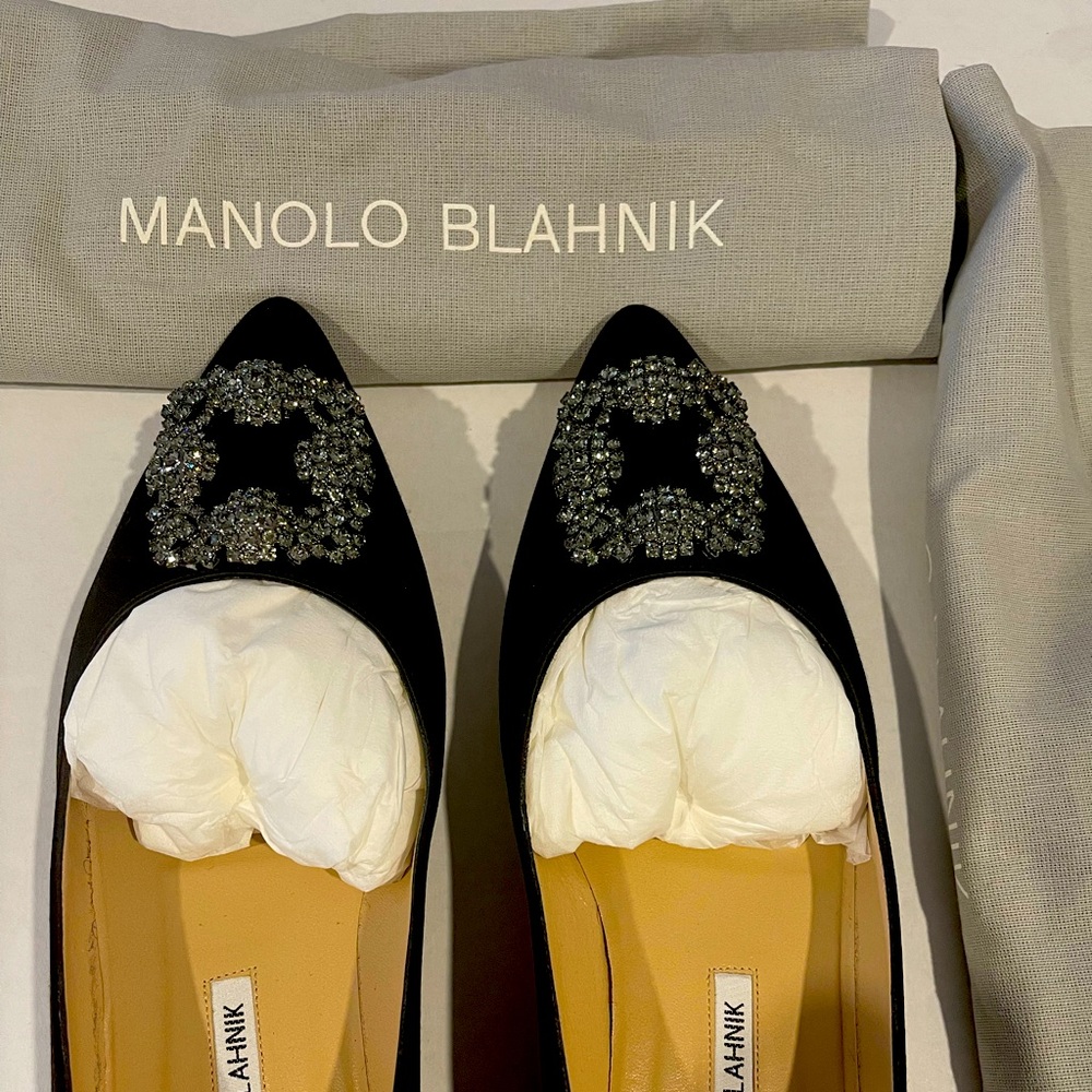 Manolo Blahnik - Satin Hangisi flats ! PRICE DROP!